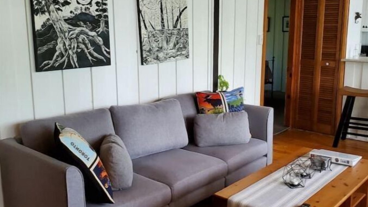 Photo of Livingroom in Gravenhurst