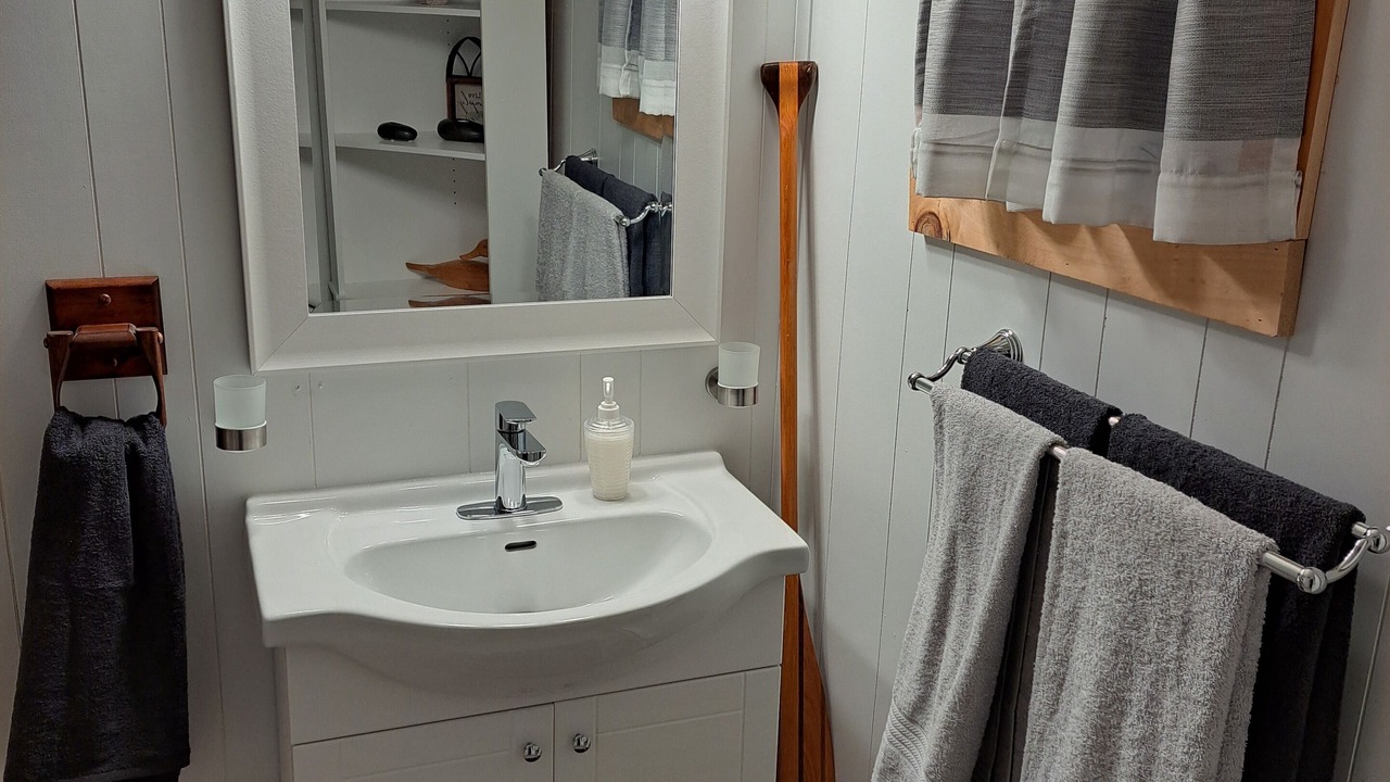 Photo of Bathroom in Algonquin Highlands