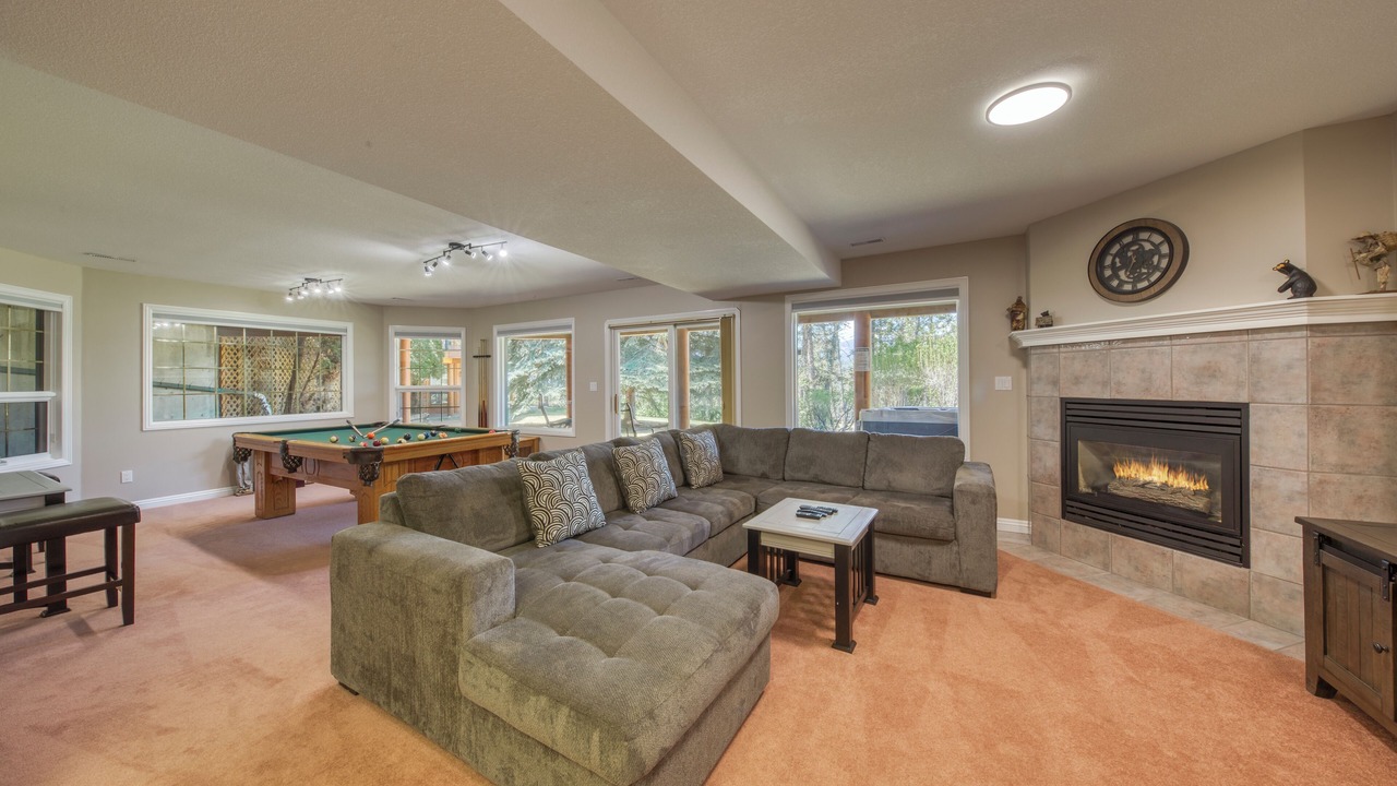 Photo of Livingroom in East Kootenay