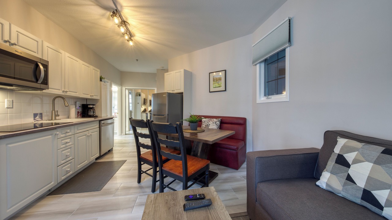 Photo of Livingroom in East Kootenay