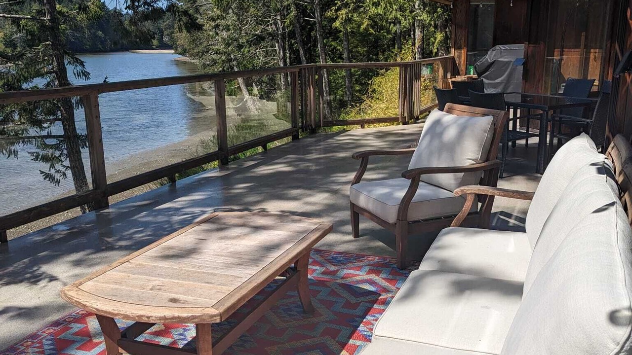 Photo of Patio Balcony in Salt Spring Island