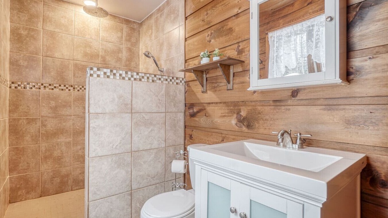 Photo of Bathroom in Notre-Dame-de-Pontmain