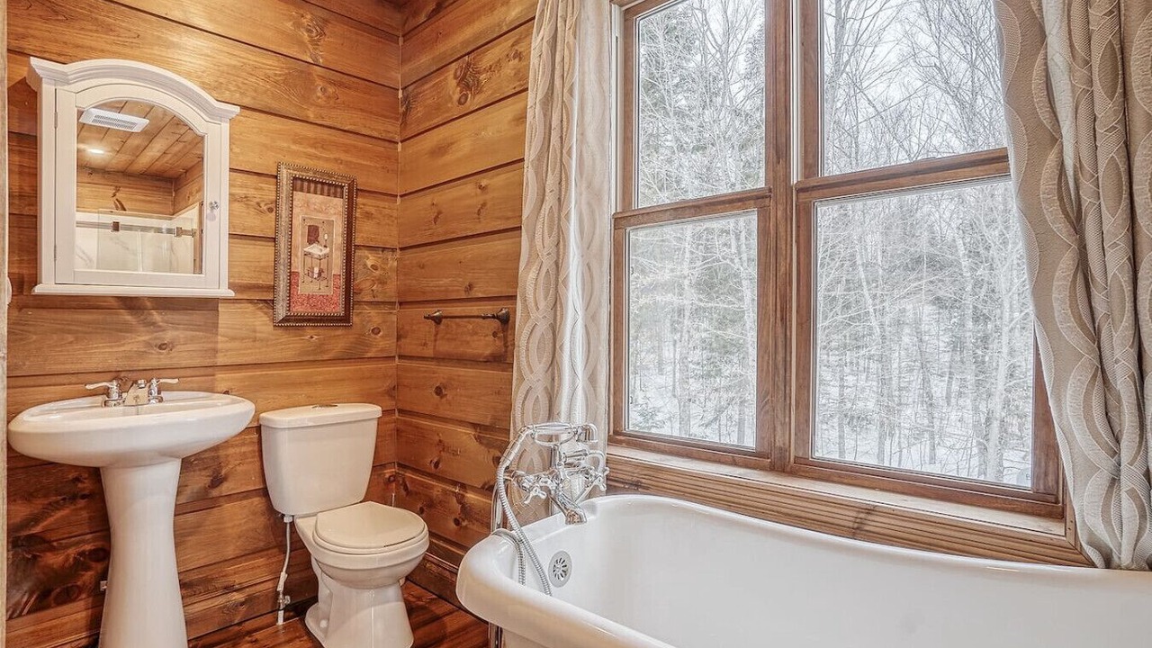 Photo of Bathroom in Notre-Dame-de-Pontmain
