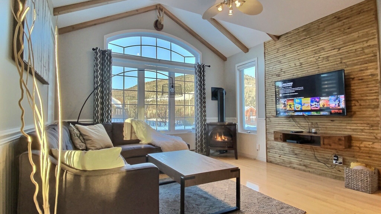 Photo of Livingroom in Petite-Riviere-Saint-Francois