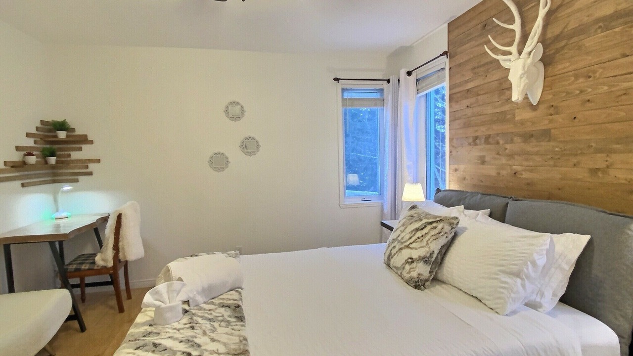 Photo of Bedroom in Petite-Riviere-Saint-Francois
