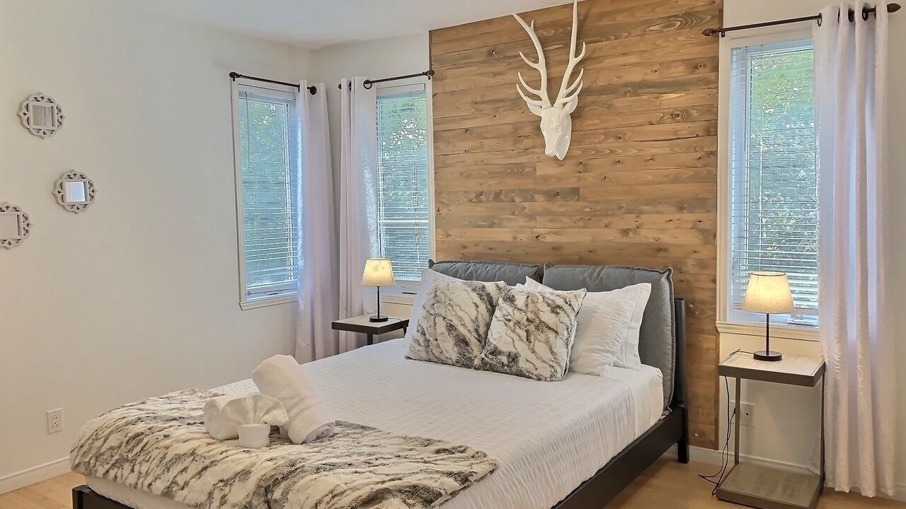 Photo of Bedroom in Petite-Riviere-Saint-Francois