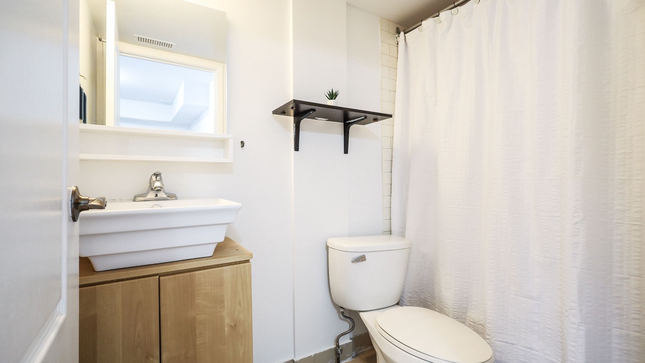 Photo of Bathroom in Quidi Vidi