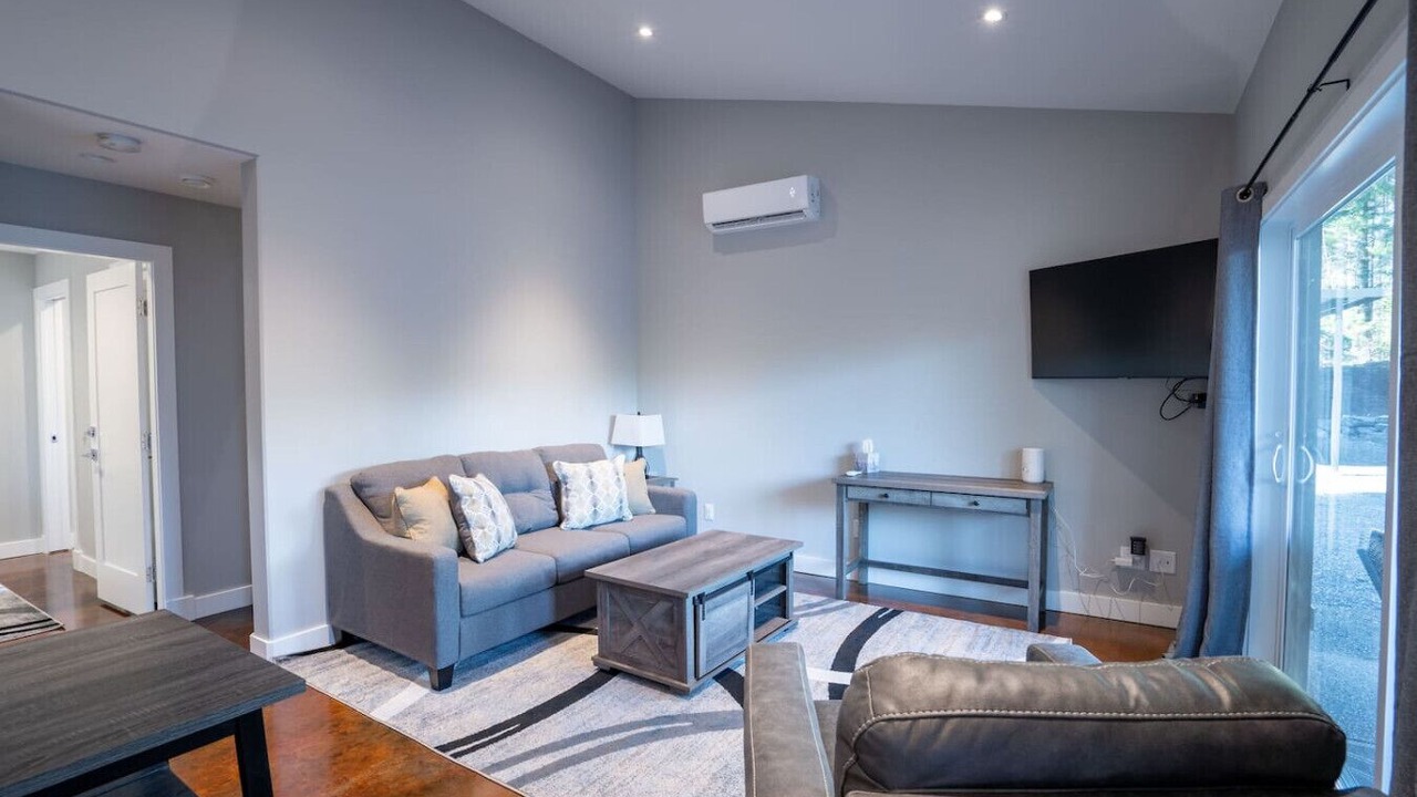 Photo of Livingroom in Port Alberni