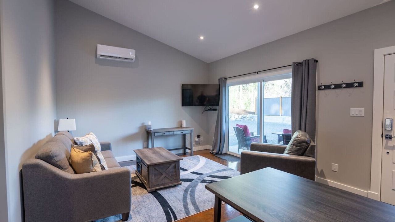 Photo of Livingroom in Port Alberni