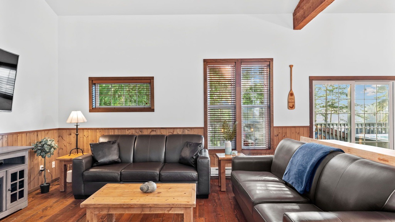 Photo of Livingroom in Ucluelet