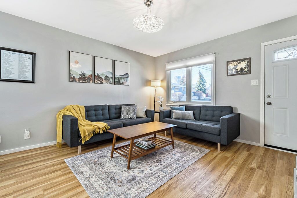 Photo of Livingroom in Bridgeland