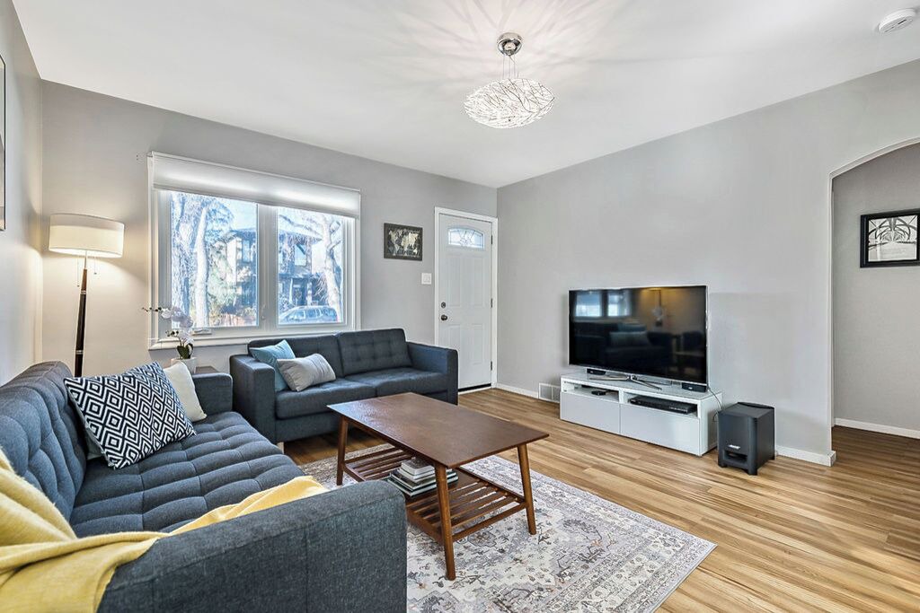 Photo of Livingroom in Bridgeland