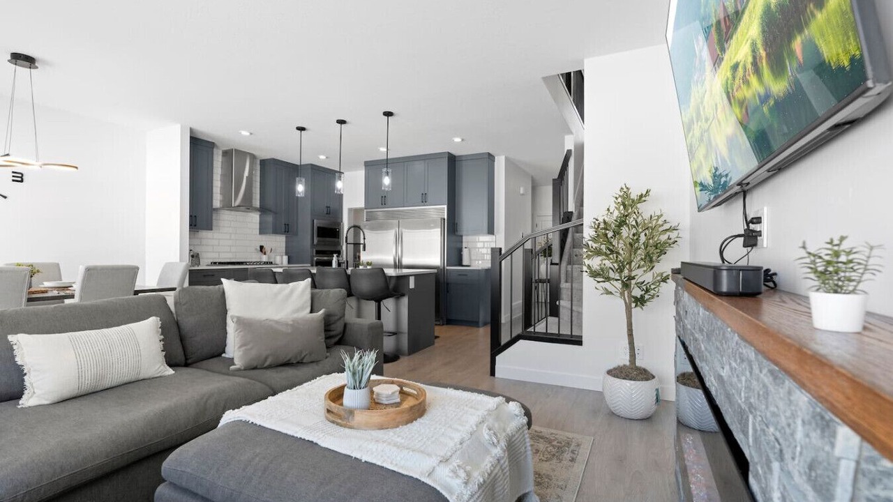 Photo of Livingroom in West Edmonton