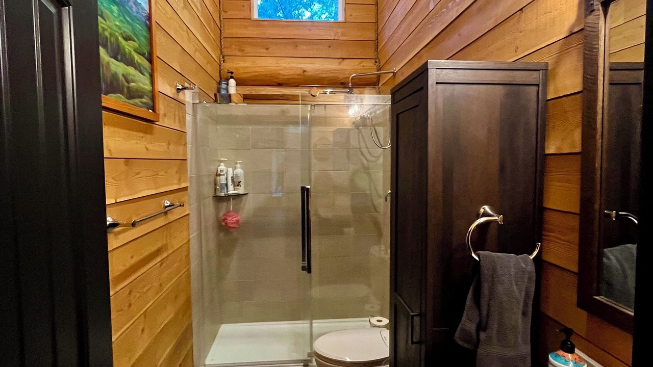 Photo of Bathroom in Regional District of Nanaimo