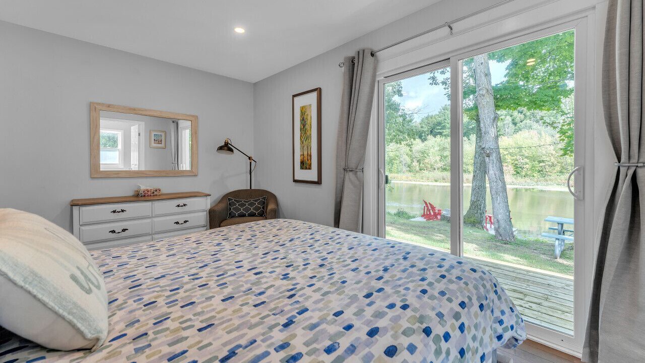 Photo of Bedroom in Leeds and the Thousand Islands