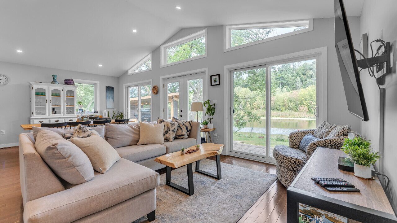 Photo of Livingroom in Leeds and the Thousand Islands