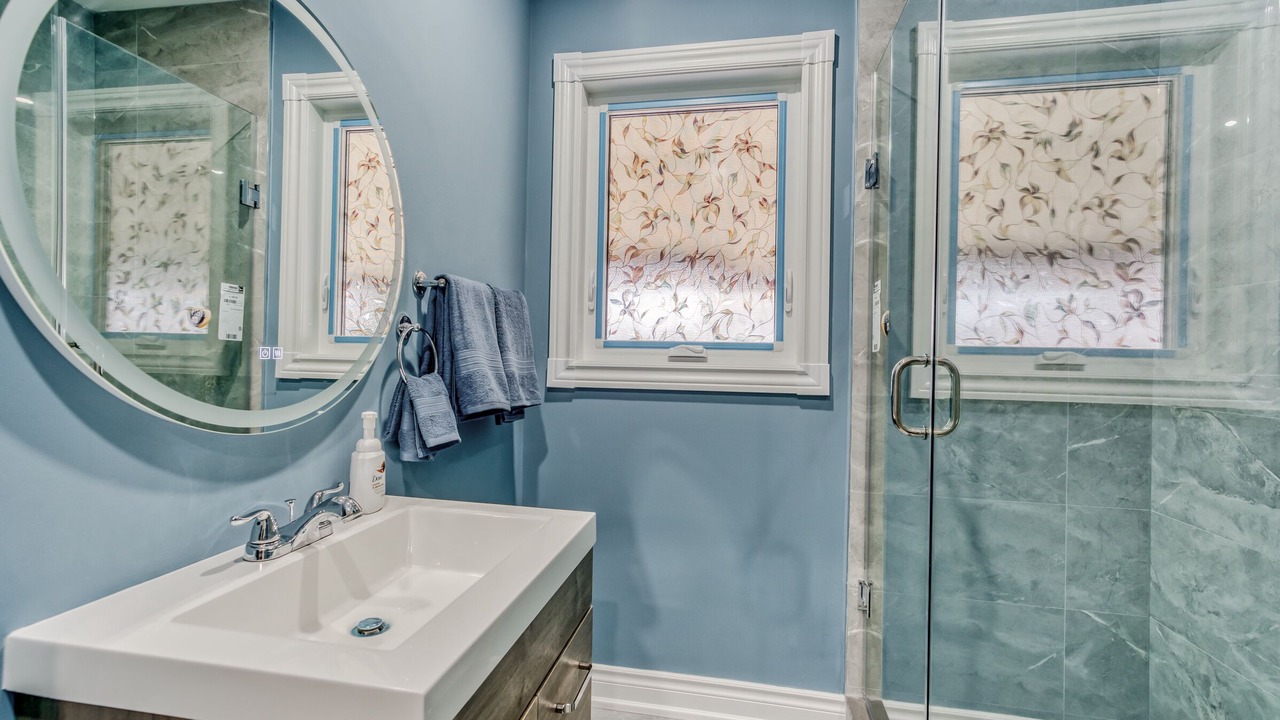 Photo of Bathroom in Niagara Falls