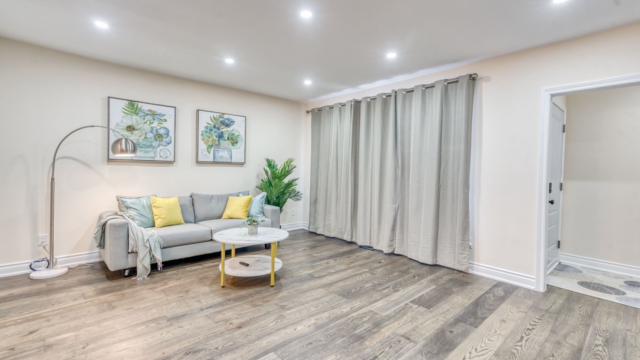 Photo of Livingroom in Niagara Falls