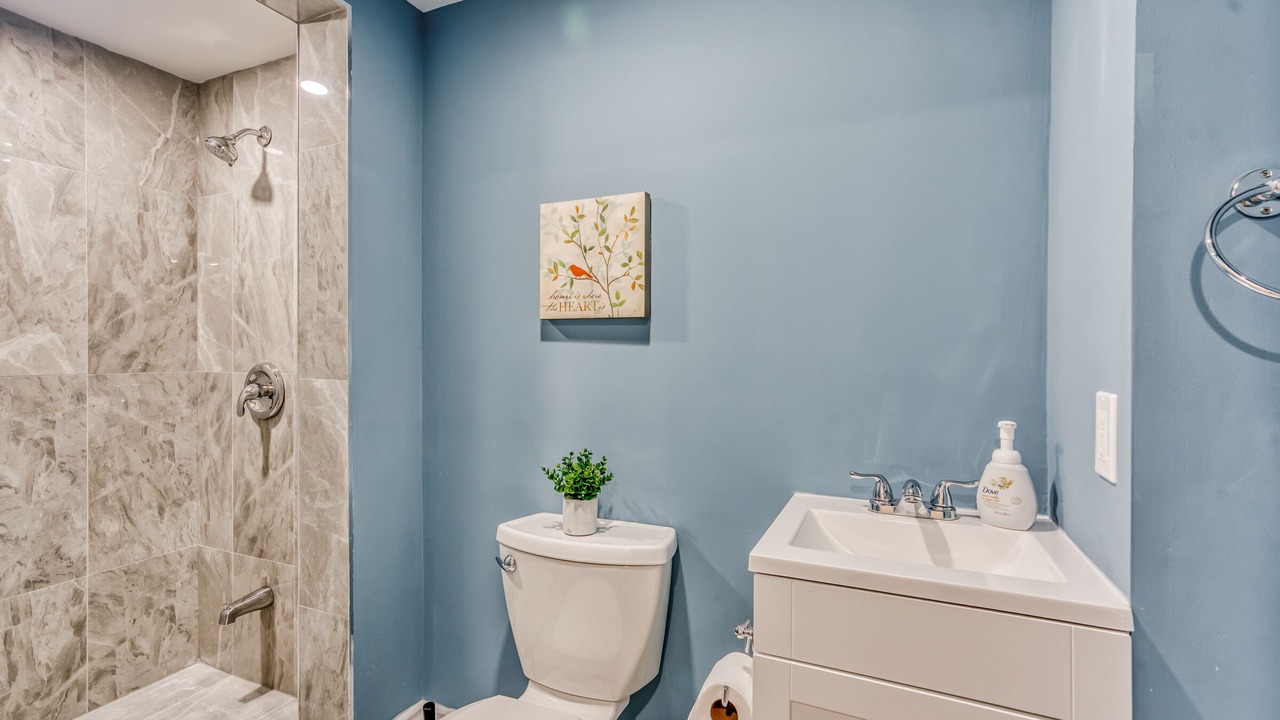 Photo of Bathroom in Niagara Falls