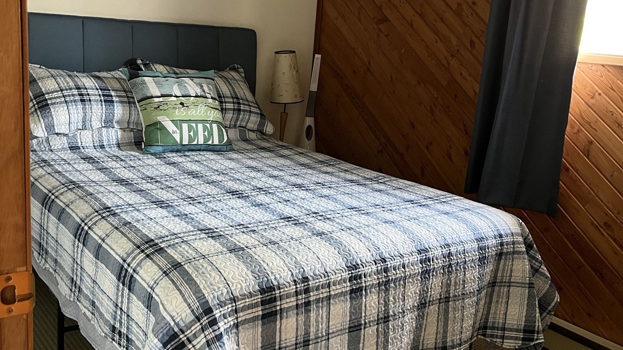 Photo of Bedroom in Lester Beach