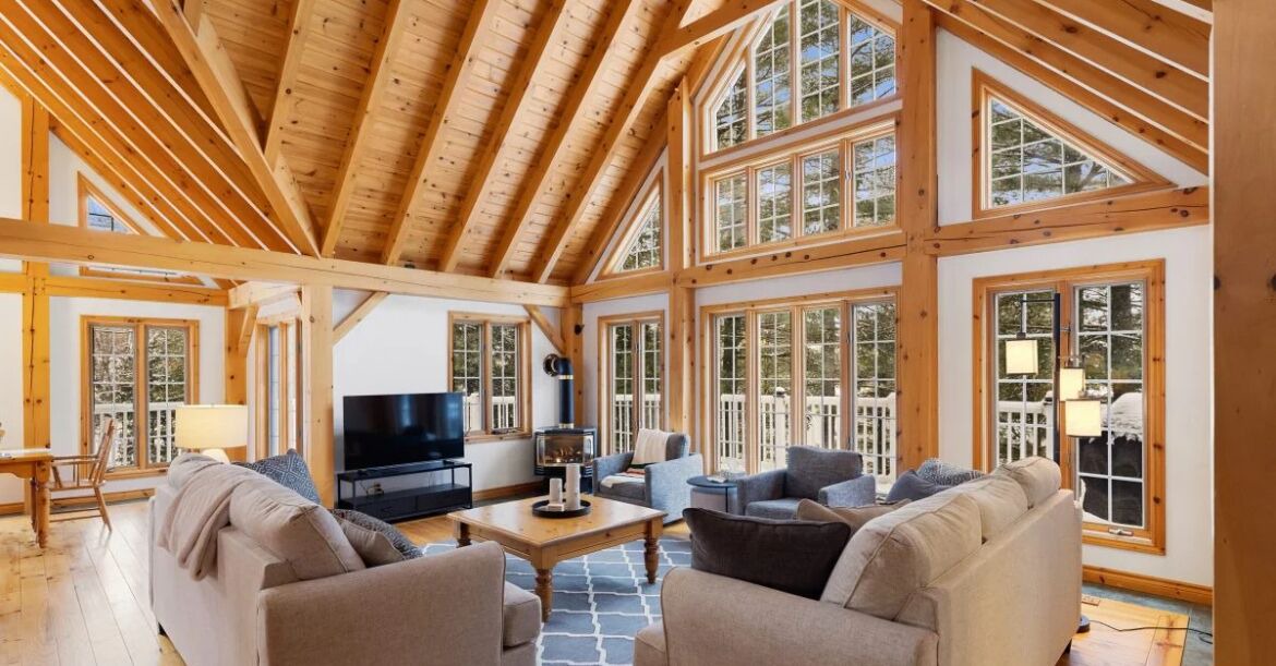 Photo of Livingroom in Baysville