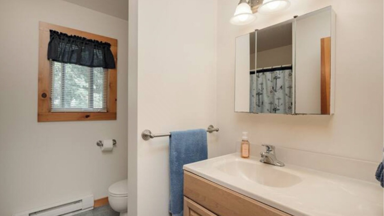 Photo of Bathroom in Wolfe Island