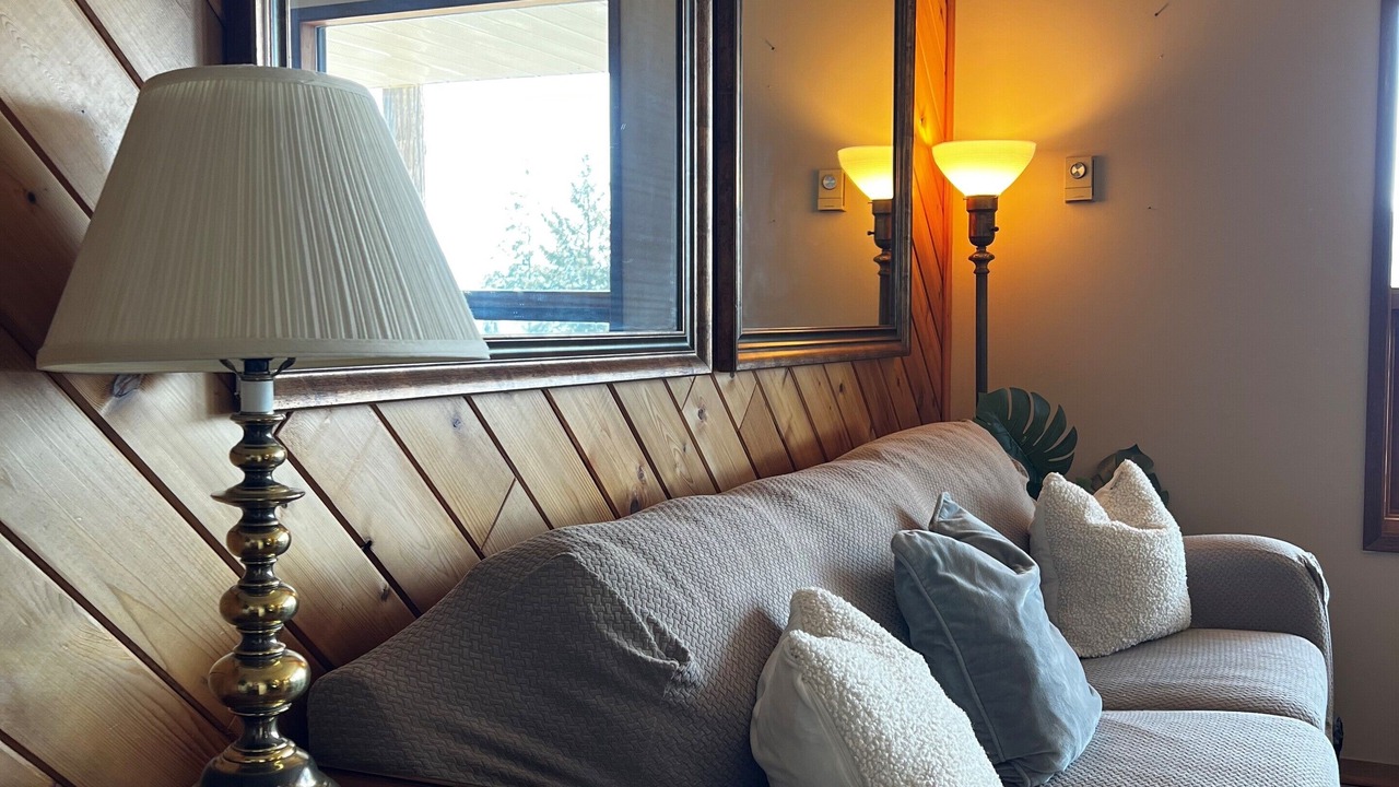 Photo of Livingroom in Anglemont