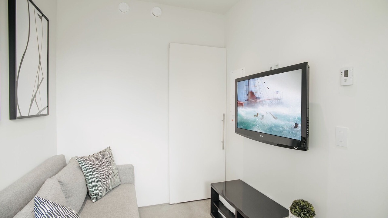 Photo of Livingroom in Lower Lonsdale
