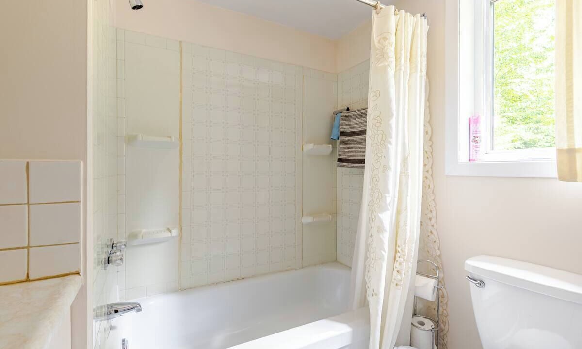 Photo of Bathroom in Chute-Saint-Philippe
