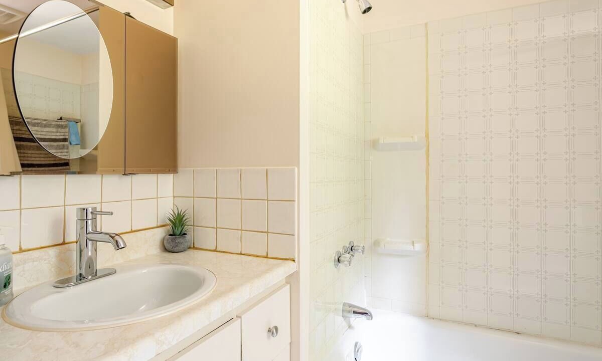 Photo of Bathroom in Chute-Saint-Philippe