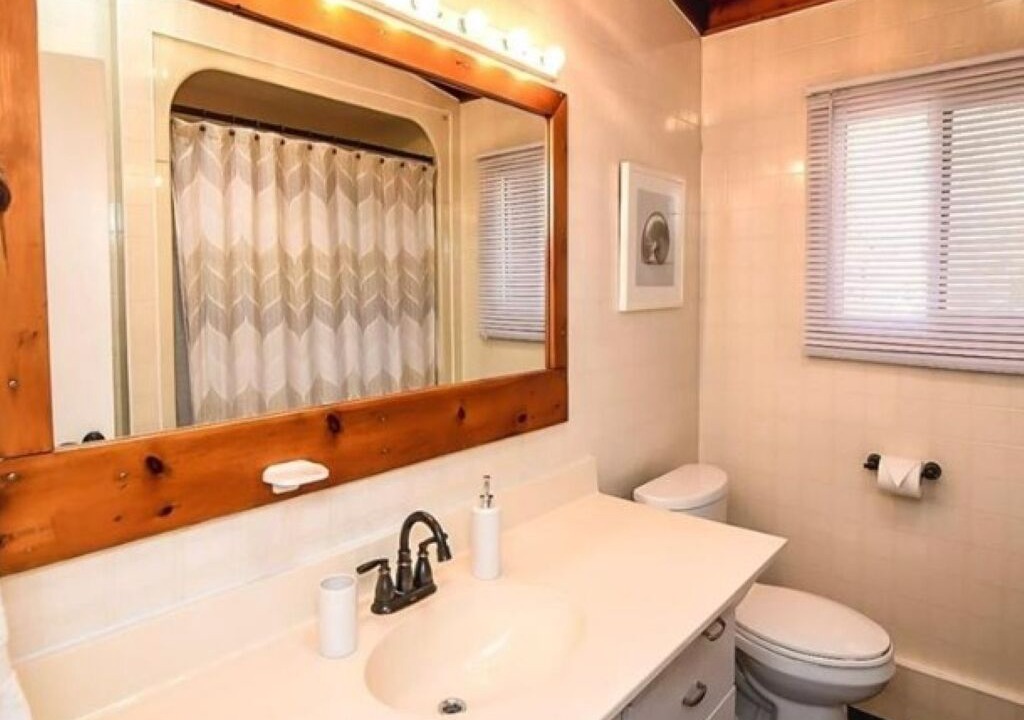 Photo of Bathroom in Dunnville