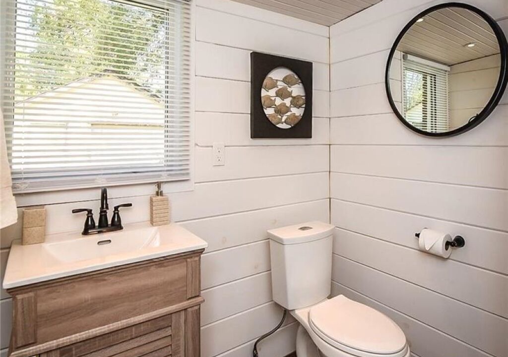 Photo of Bathroom in Dunnville
