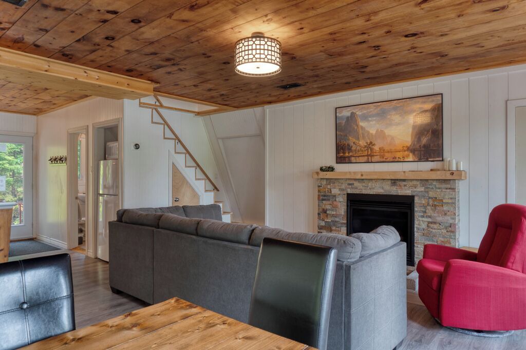 Photo of Bedroom in Adstock