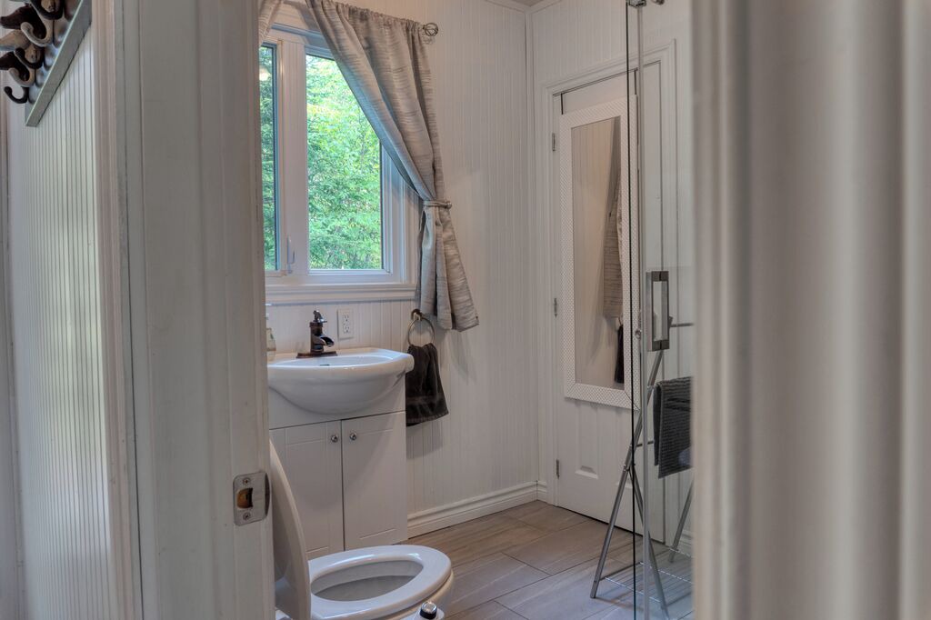Photo of Bathroom in Adstock
