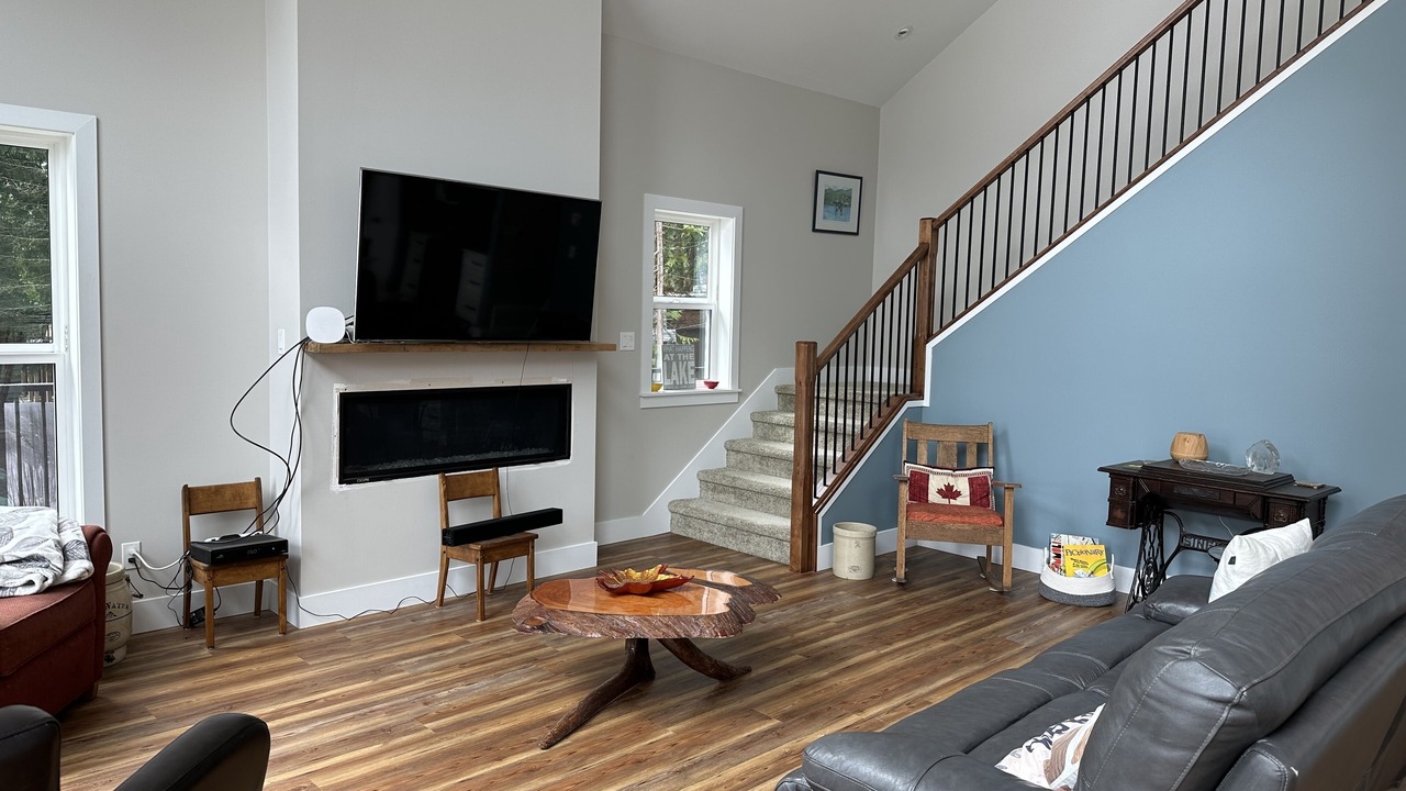 Photo of Livingroom in Anglemont