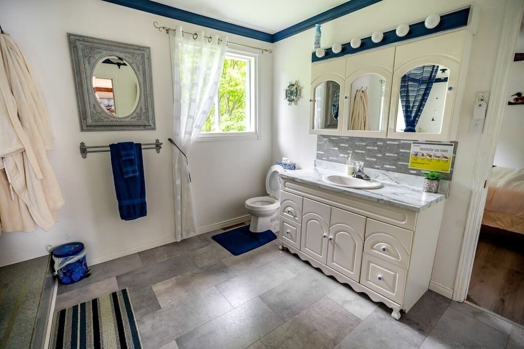 Photo of Bathroom in Beaulac-Garthby