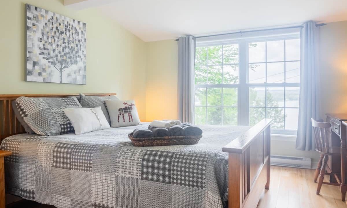 Photo of Bedroom in Asbestos