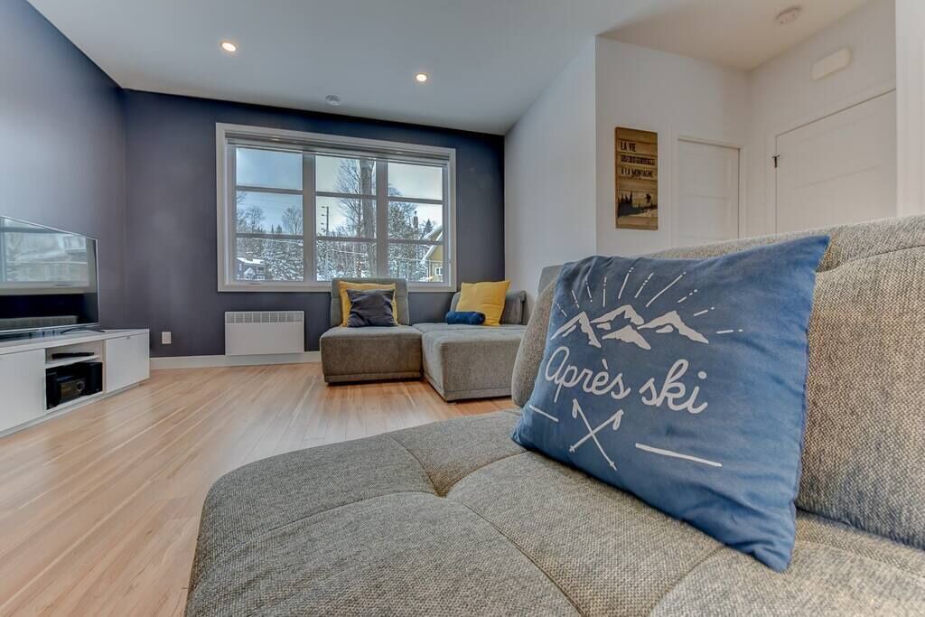 Photo of Livingroom in Owl's Head Ski Resort