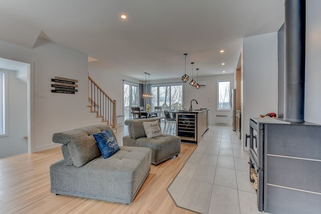Photo of Livingroom in Owl's Head Ski Resort