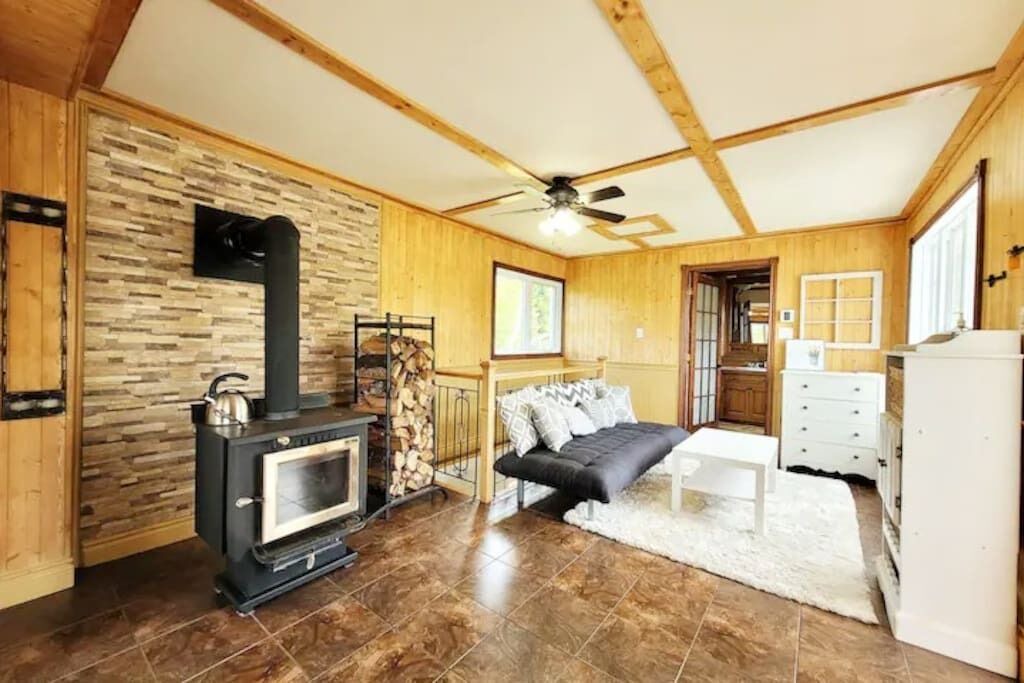 Photo of Livingroom in Disraeli