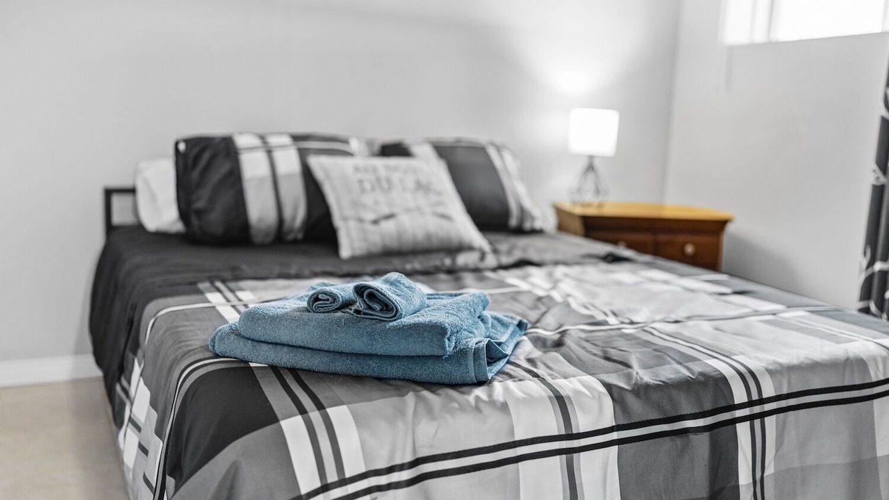 Photo of Bedroom in Saint-Hermenegilde