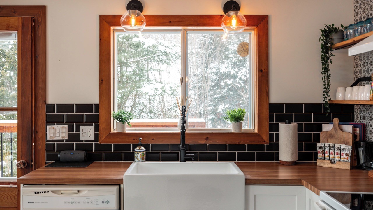 Photo of Kitchen in Lac-des-Seize-Iles