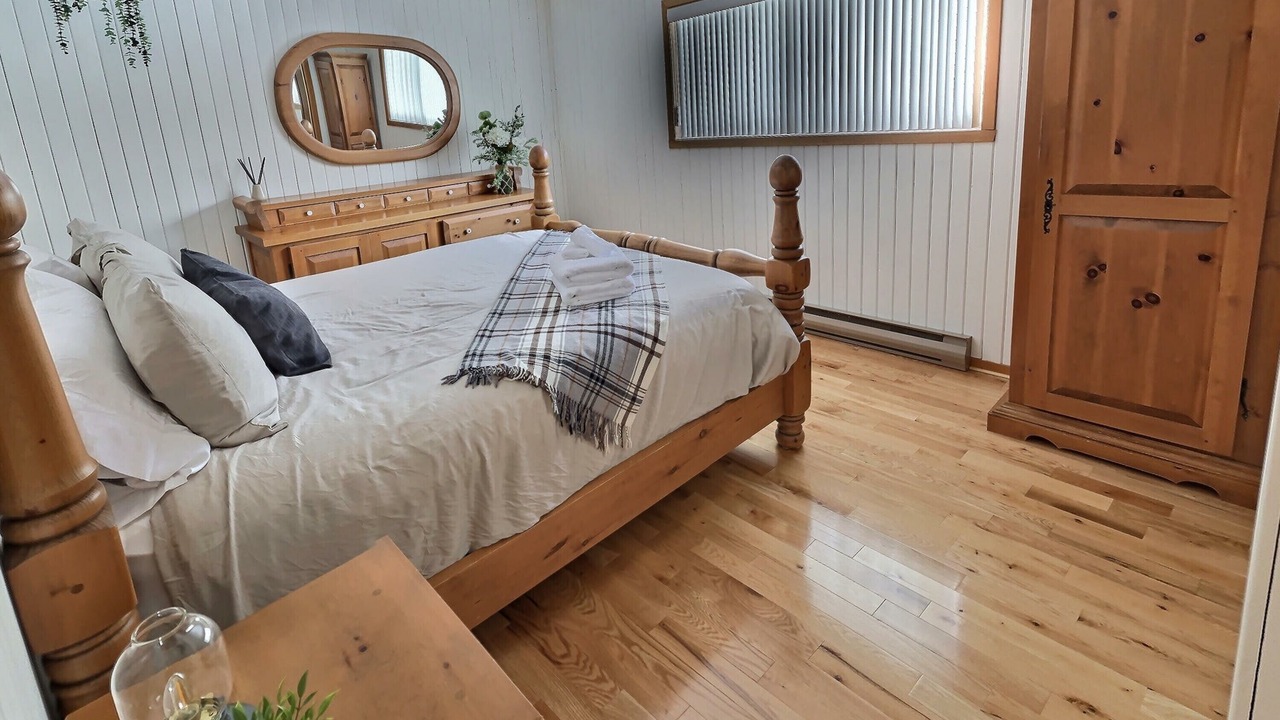 Photo of Bedroom in Lac-des-Seize-Iles