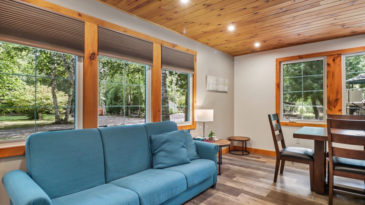 Photo of Livingroom in Brock