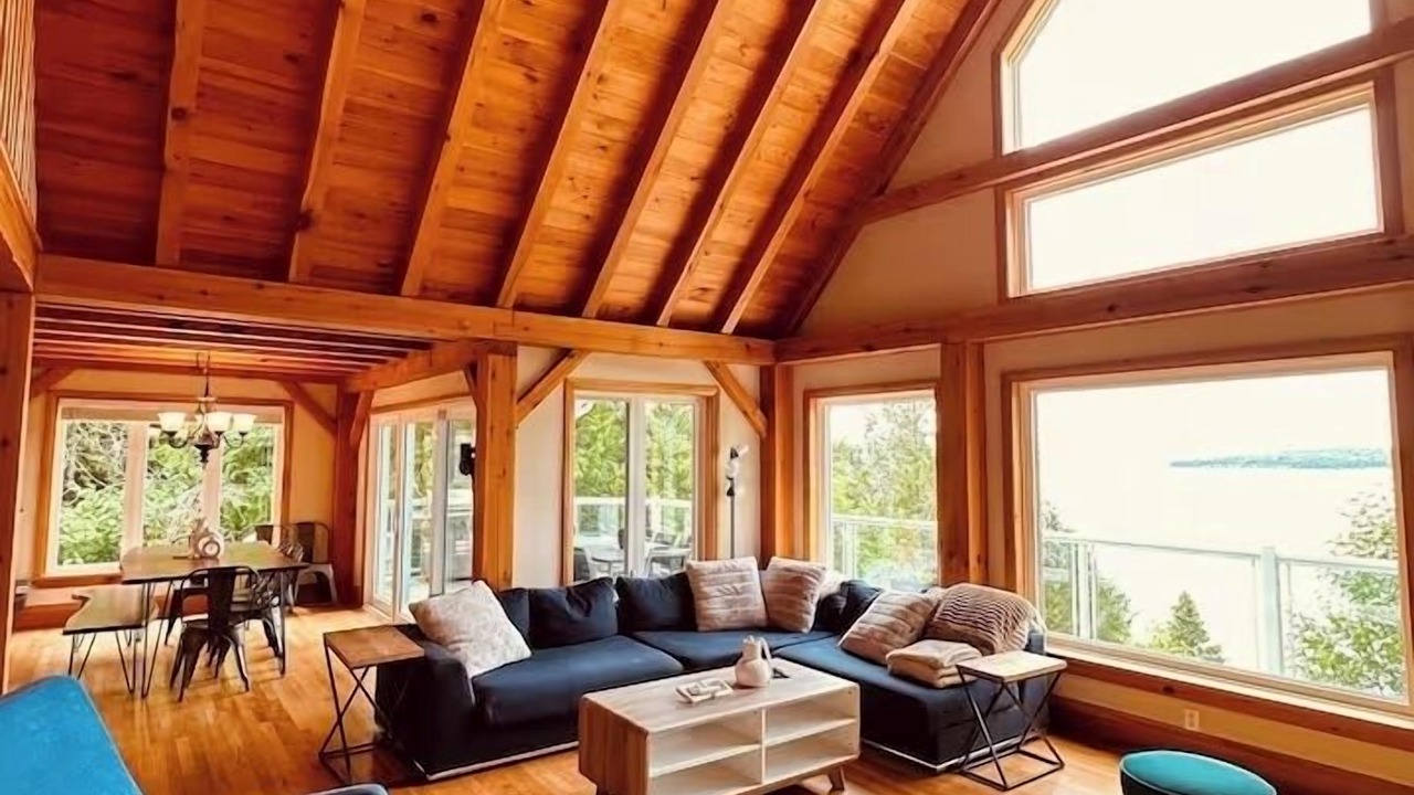 Photo of Livingroom in Georgian Bluffs
