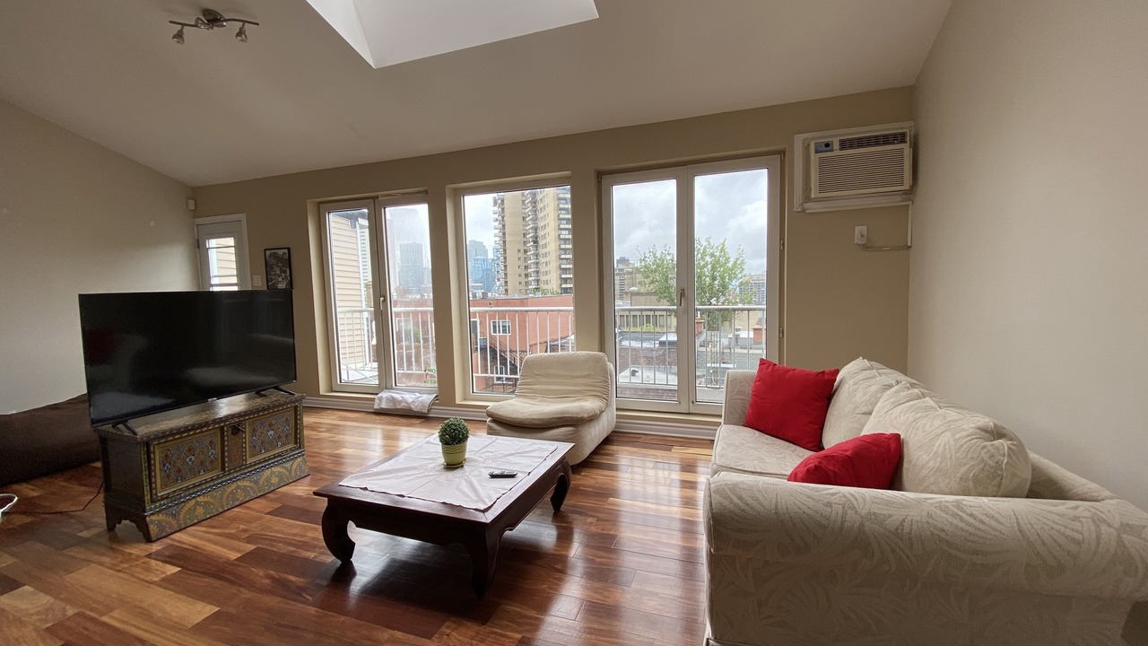 Photo of Livingroom in Golden Square Mile