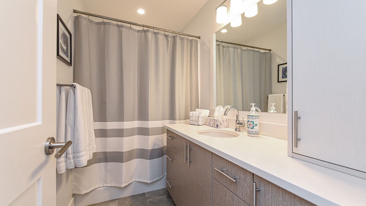 Photo of Bathroom in Courtenay
