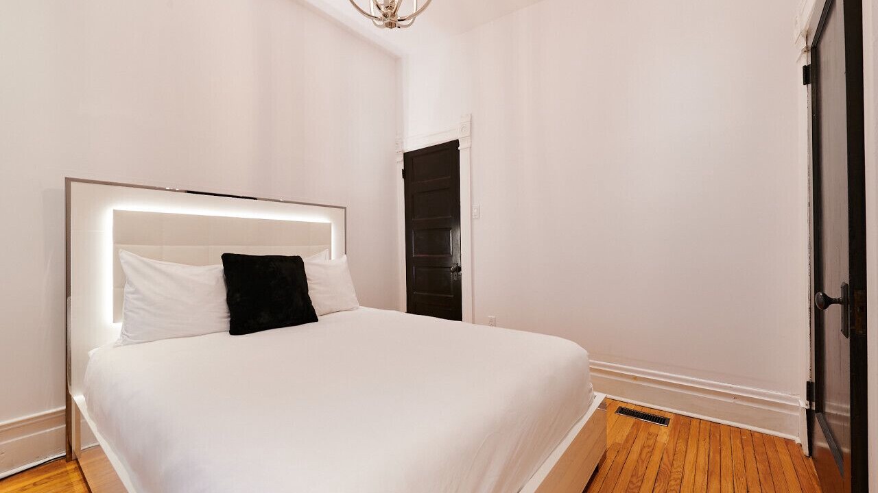 Photo of Bedroom in Little Italy