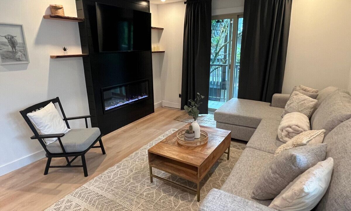 Photo of Livingroom in Whistler Creekside