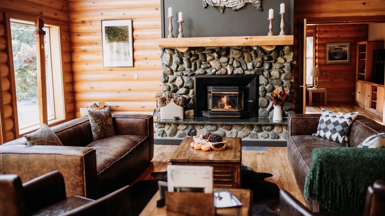 Photo of Livingroom in Lake Cowichan